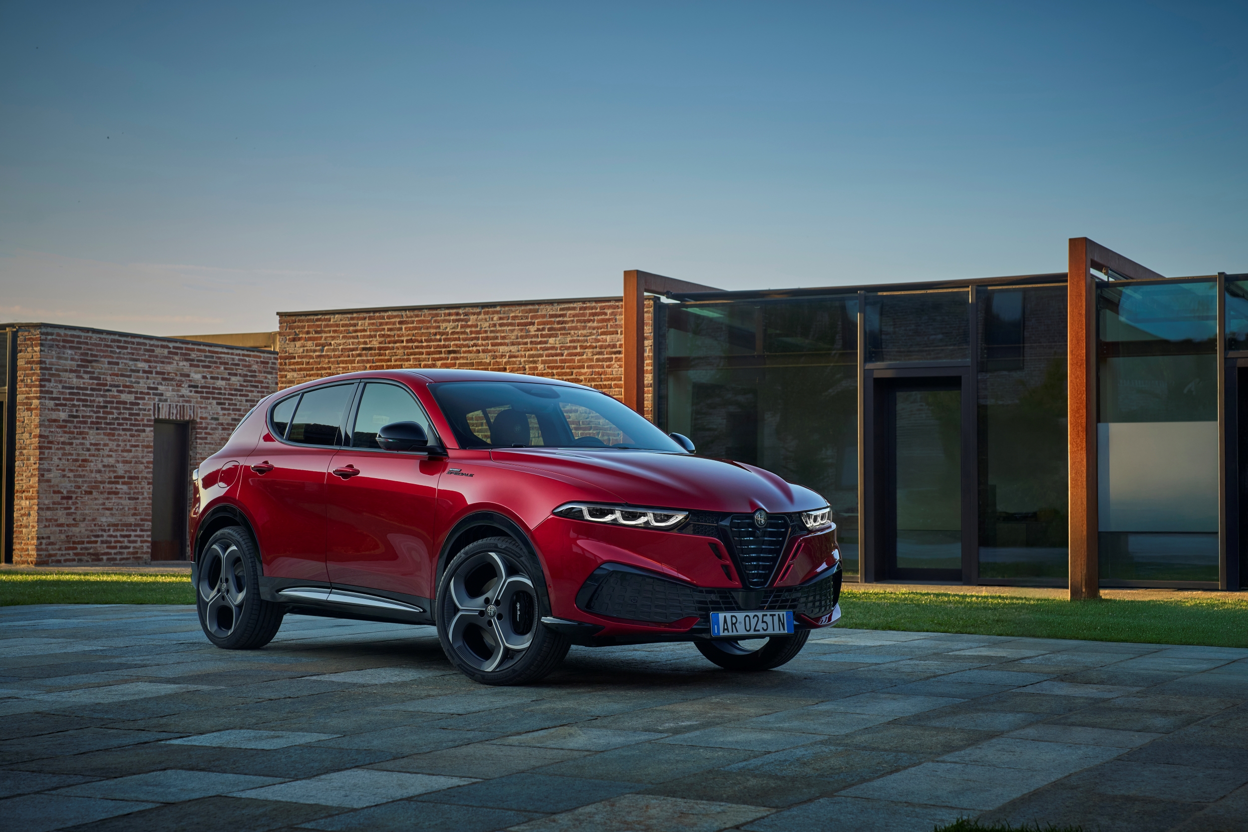 Alfa Romeo Spice Up The Tonale SUV.