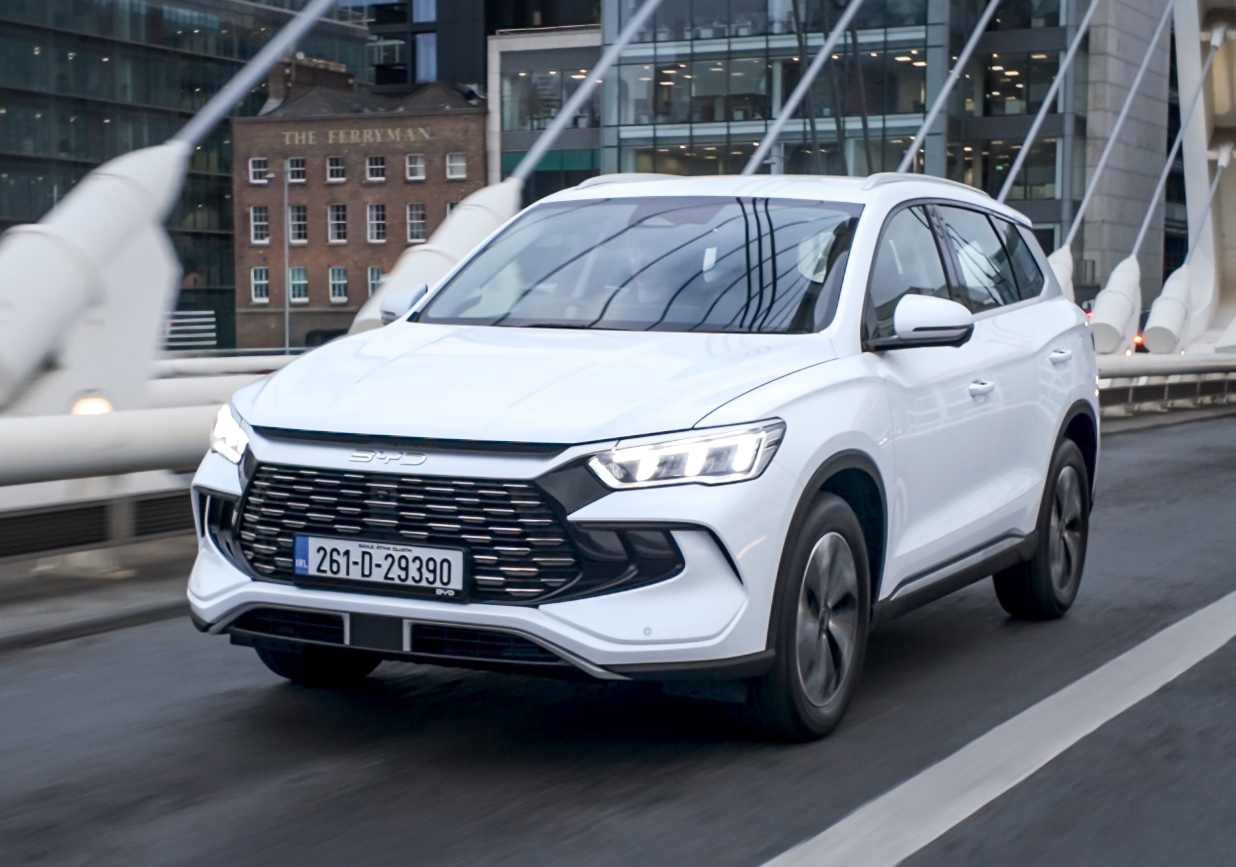 BYD launch another new hybrid, the Sealion 5.