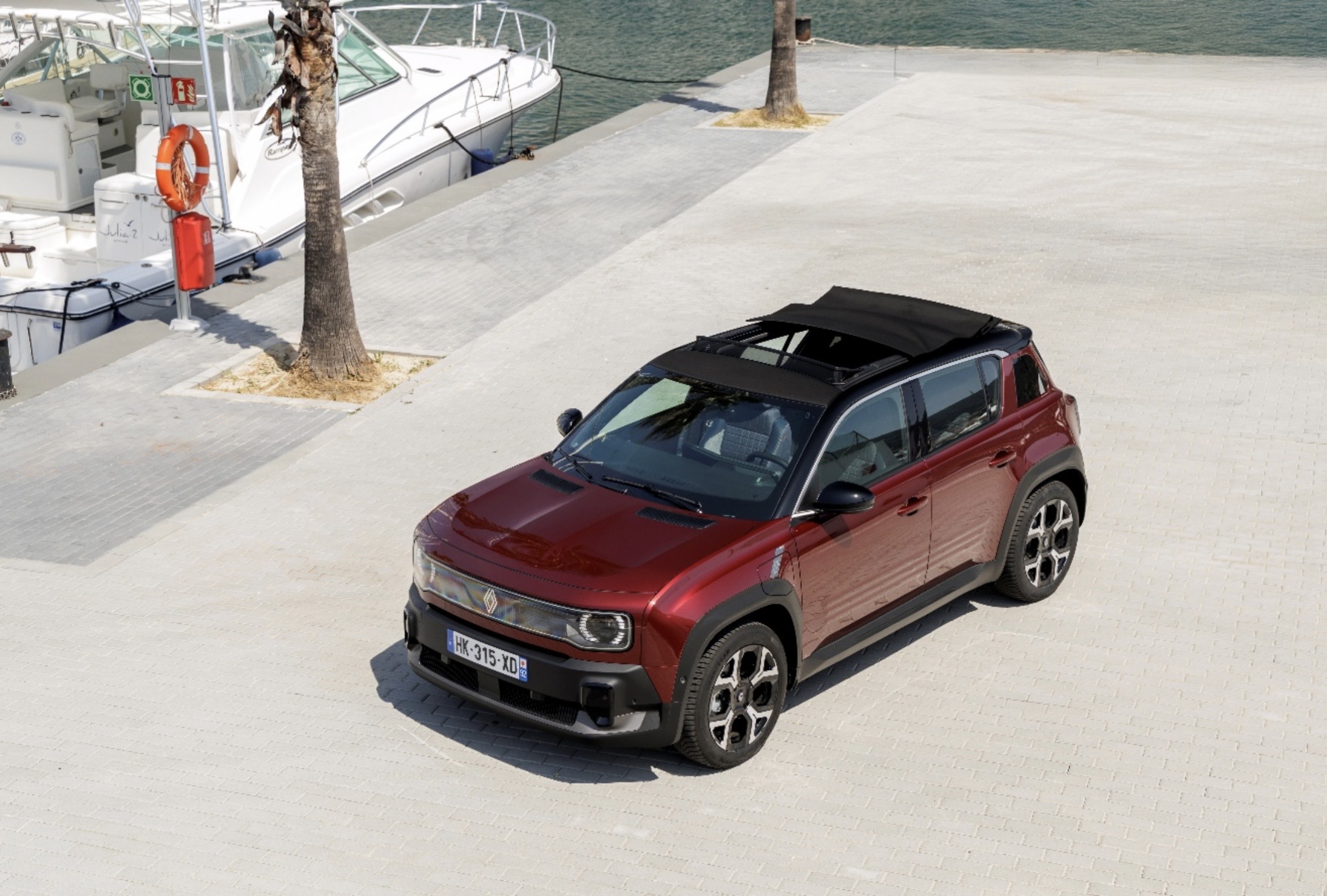 Renault Roll Back The Roof With The New Renault 4 E-Tech Plein Sud.