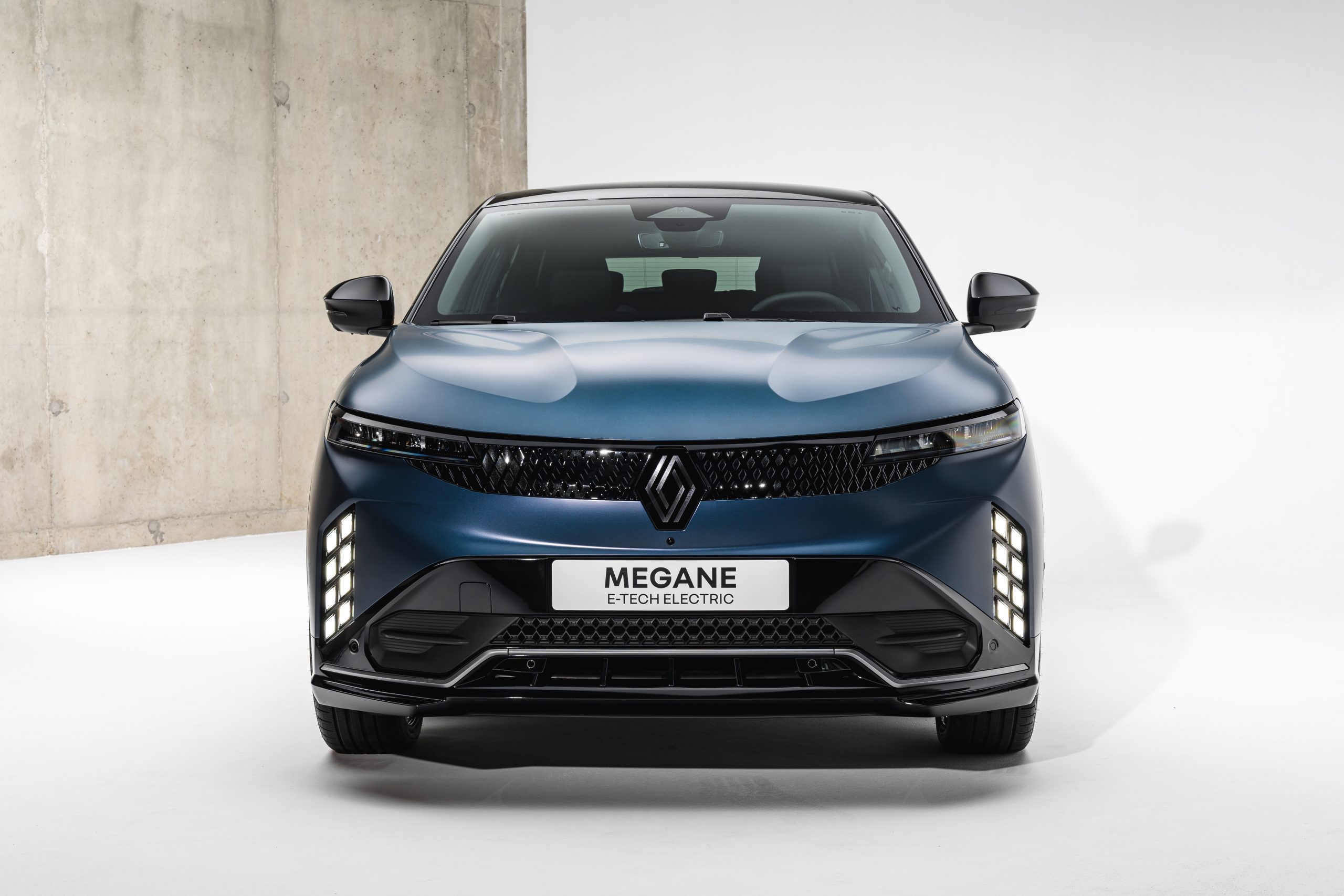Renault refreshes Megane E-Tech electric with up to 500km range, faster charging and enhanced technology.